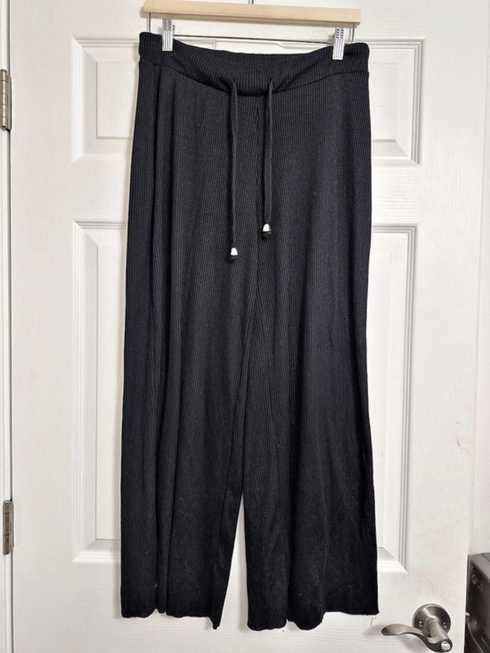 Zara Ribbed Wide Leg Pants in Black Size Medium Like New